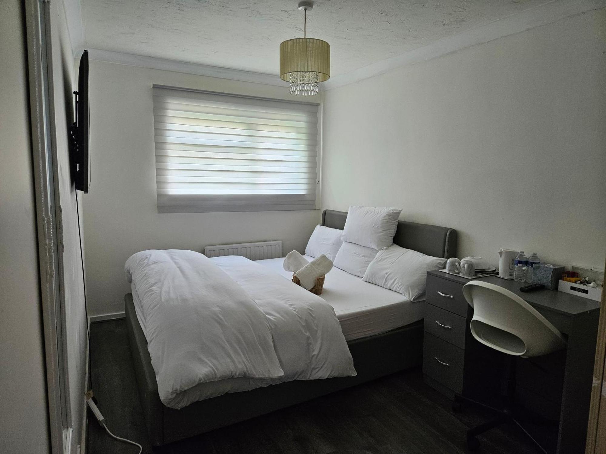 Jays-Rooms Pitsea Екстериор снимка