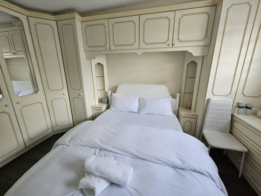 Jays-Rooms Pitsea Екстериор снимка