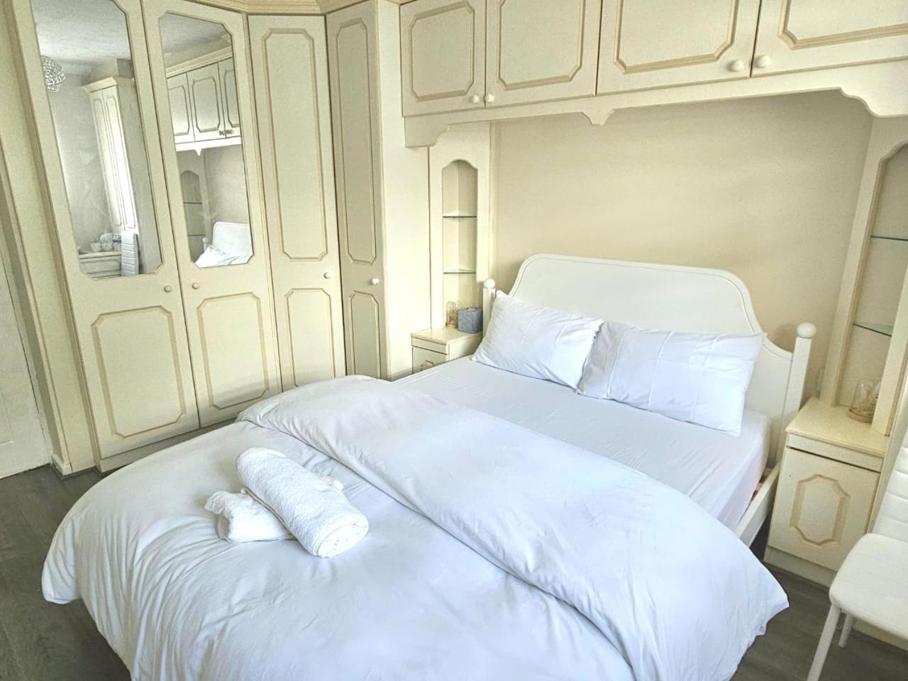 Jays-Rooms Pitsea Екстериор снимка